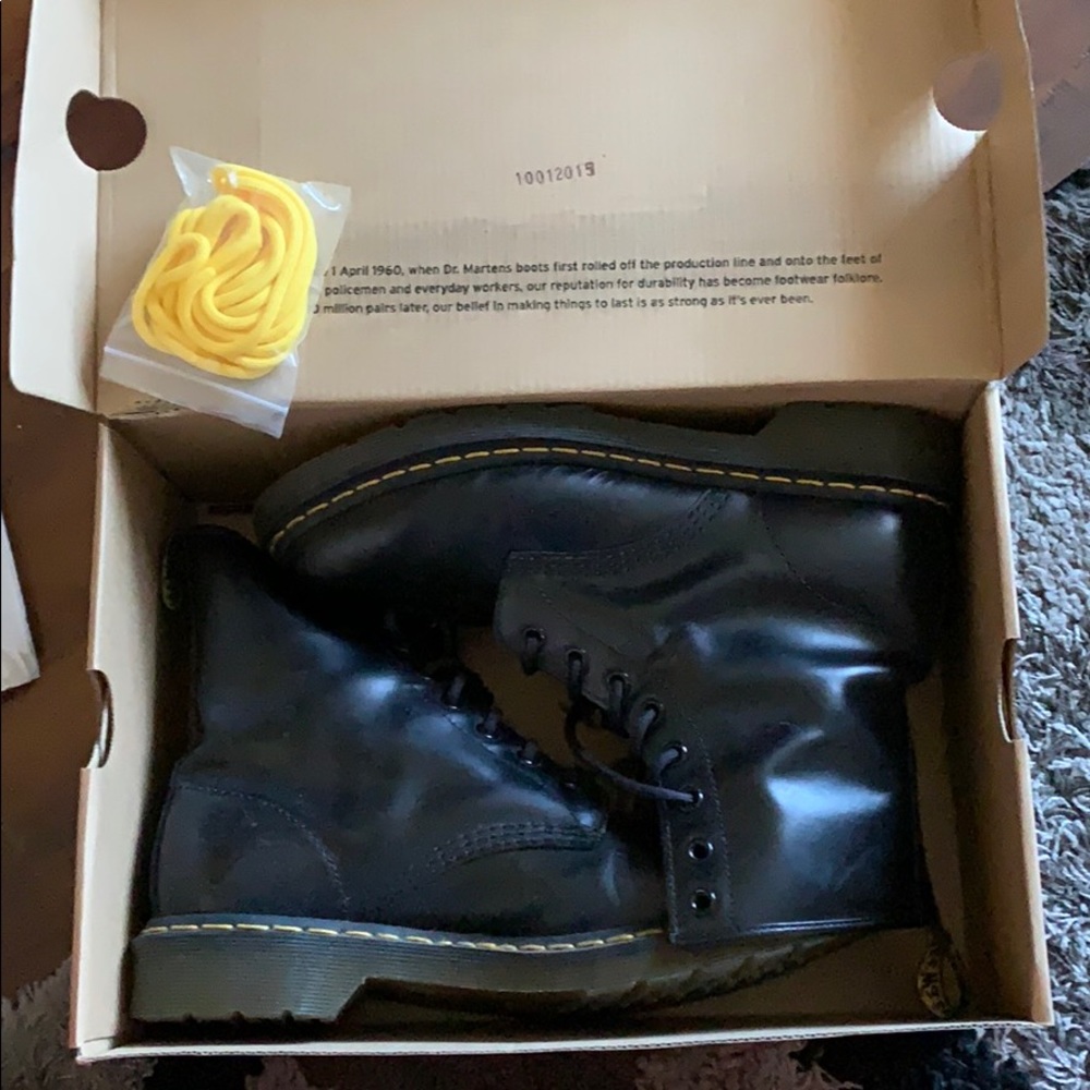 black Doc Martens size 9 (women’s)